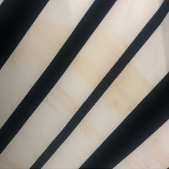 LANE BRYANT (28W) white and navy striped skirt - Picture 9 of 9